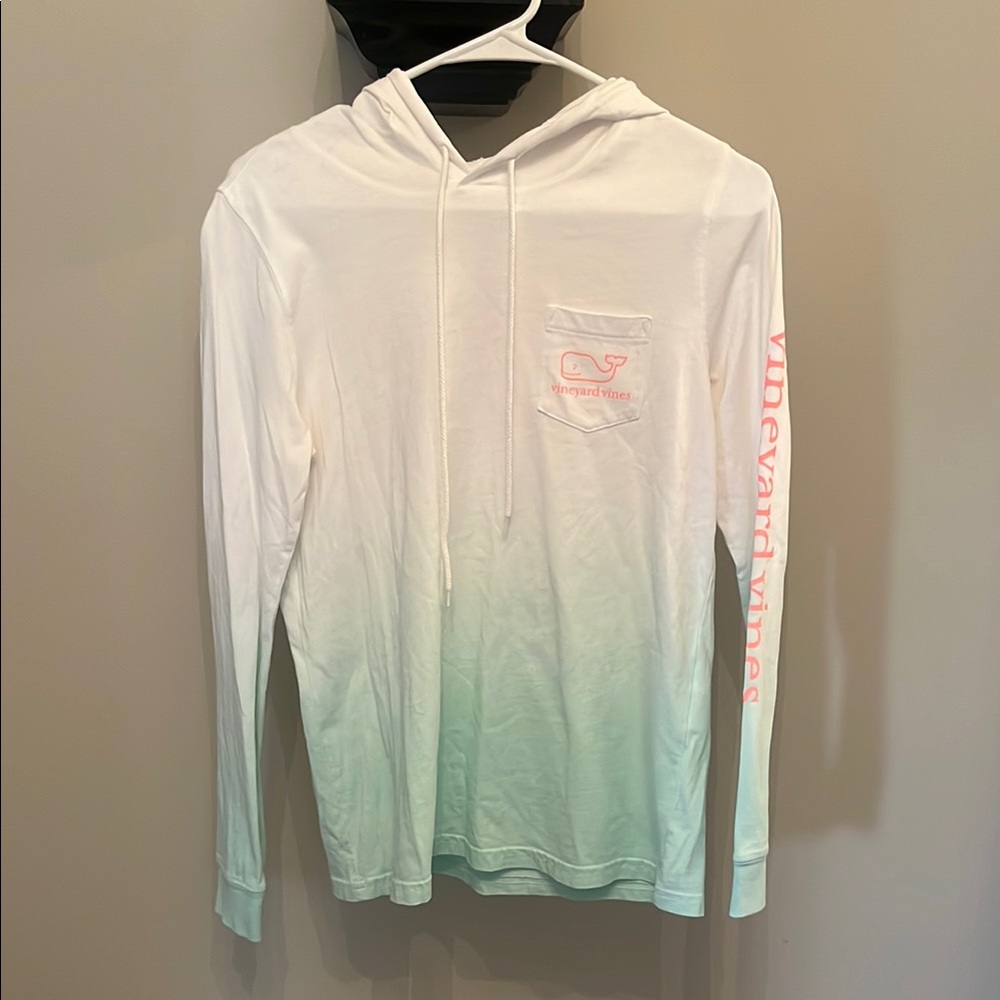 Vineyard Vines White and Green Gradient